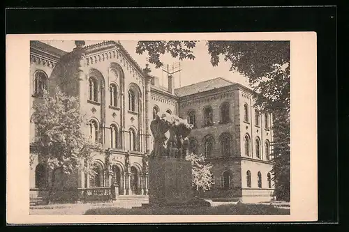 AK Göttingen, Auditoriumsgebäude der Universität mit Gefallenen-Denkmal