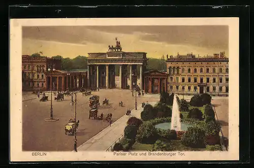 AK Berlin, Brandenburger Tor vom Pariser Platz aus gesehen