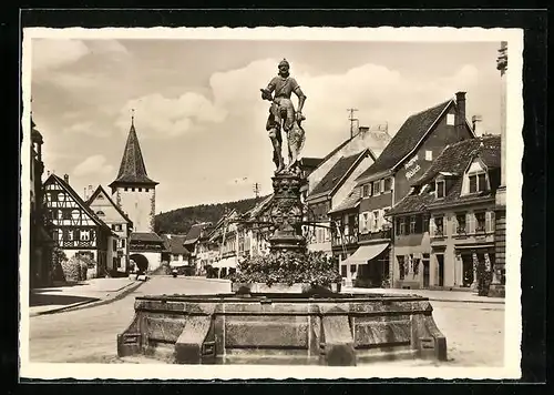 AK Gengenbach /Schwarzw., Platz mit Brunnen, Kaffee Rösch und Kirche