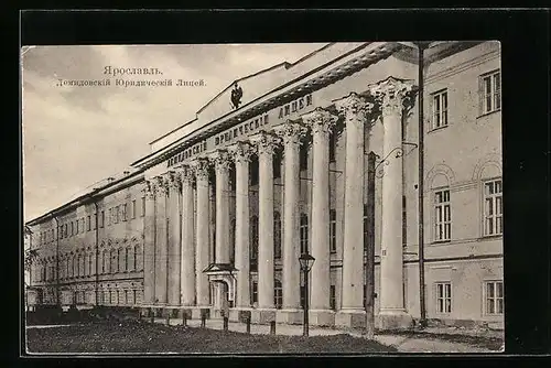 AK Jaroslawl, Langgezogenes historisches Gebäude mit Säulen