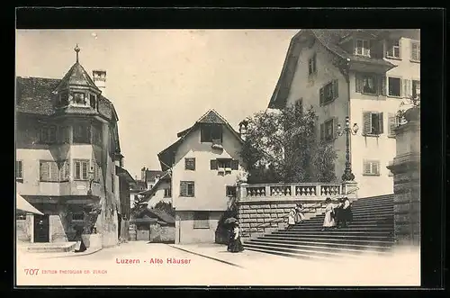 AK Luzern, Strassenpartie mit alten Häusern