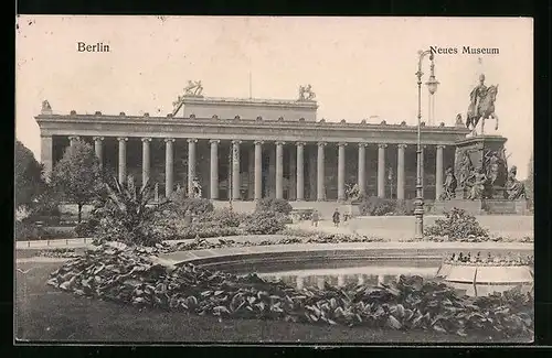 AK Berlin, Neues Museum mit Denkmal