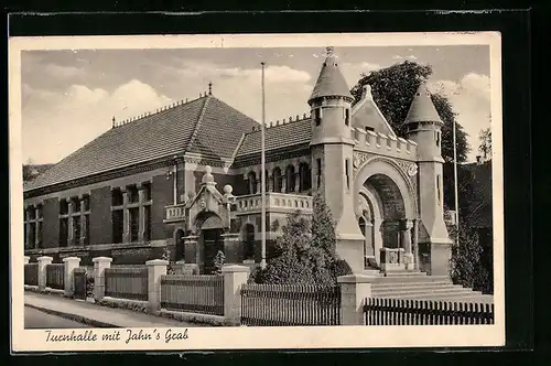AK Freyburg / Unstrut, Turnhalle mit Jahn's Grab