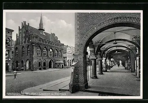 AK Marienburg /Westpr., Lauben und Rathaus