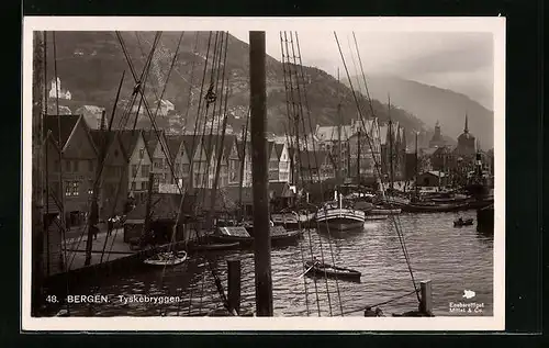 AK Bergen, Tyskebryggen, Am Hafen