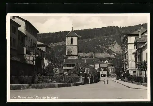 AK La Neuveville, Rue de la Gare, Strassenpartie