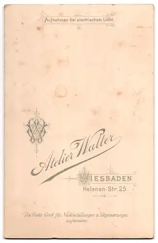 Fotografie Atelier Walter, Wiesbaden, Helenenstrasse 25, Älteres Paar in eleganter Kleidung