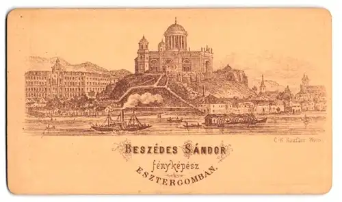 Fotografie Beszedes Sandor, Esztergom, Ansicht Esztergom, Dampfschiff mit Blick nach der Sankt-Adalbert-Kathedrale