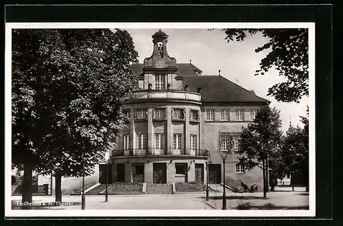 AK Heilbronn a. N., Blick auf das Theater mit Vorplatz