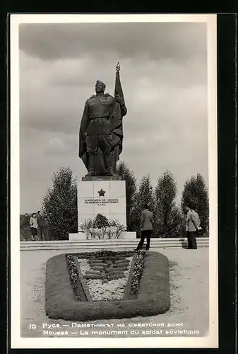AK Roussé, Le monument du soldat sovietique