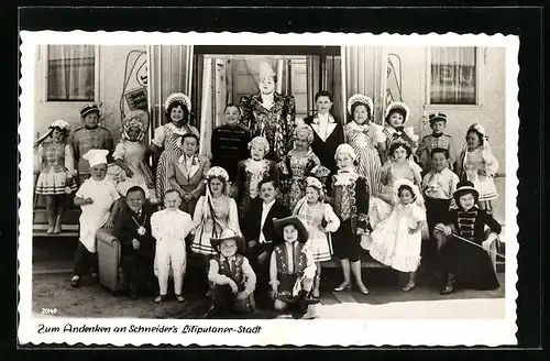 AK Schneider`s Liliputaner-Stadt, Liliputaner in Kostümen
