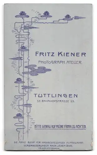 Fotografie Fritz Kiener, Tuttlingen, Bahnhofstrasse 53, Junge Dame in modischer Kleidung