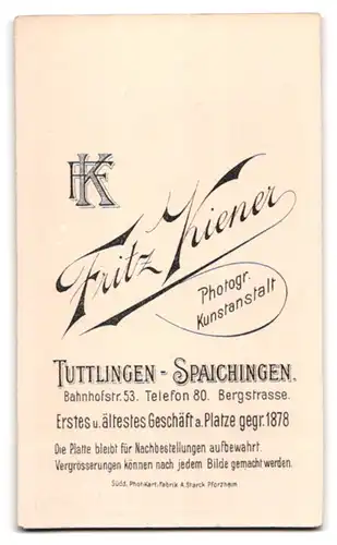 Fotografie Fritz Kiener, Tuttlingen-Spaichingen, Bahnhofstrasse 53 u. 55, Junge Dame in hübscher Kleidung