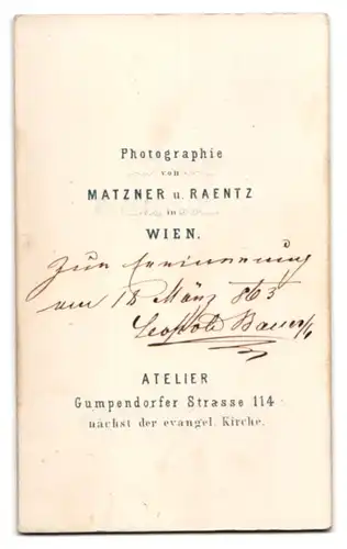 Fotografie Matzner & Raentz, Wien, Herr Leopold Bauer im Mantel mit Zylinder und Bart, 1863