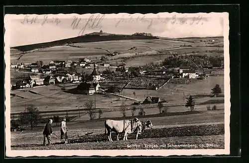 AK Seiffen i. Erzgeb., Ortsansicht mit Schwartenberg