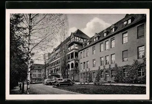 AK Gera /Thür., Waldkrankenhaus mit Autos