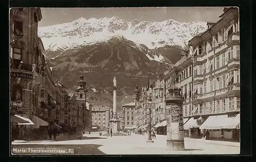 Foto-AK Fritz Gratl: Innsbruck, Maria-Theresienstrasse mit Bergpanorama