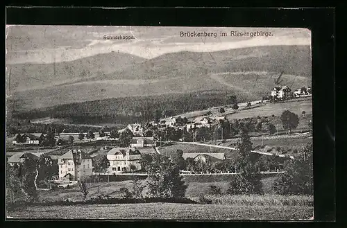 AK Brückenberg /Riesengeb., Ortsansicht mit Schneekoppe