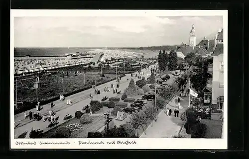 AK Swinemünde, Spaziegänger auf der Promenade vor dem Kurhaus