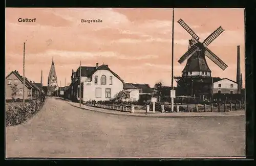 AK Gettorf, Partie in der Bergstrasse mit Windmühle und Kirchturm