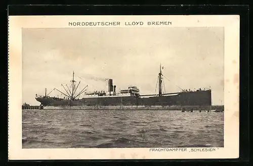AK Frachtdampfer Schlesien des Nordd. Lloyd wird im Hafen beladen