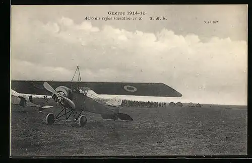 AK Französisches Flugzeug startbereit auf dem Flugfeld