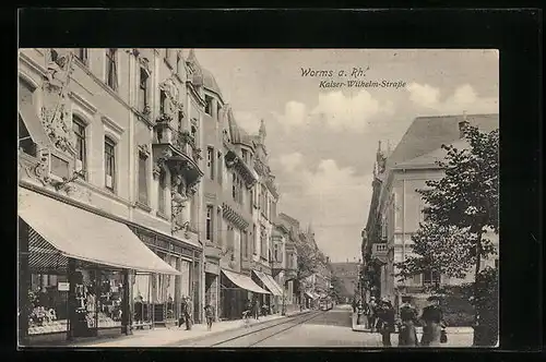 AK Worms a. Rh., Kaiser-Wilhelm-Strasse mit Apotheke