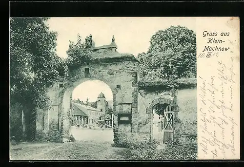 AK Klein-Machnow, Torbogen mit Blick zum Marktplatz