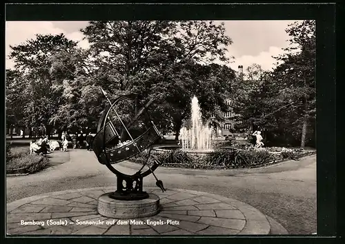AK Bernburg /Saale, Sonnenuhr auf dem Marx-Engels-Platz
