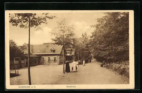 AK Suderode /Harz, Strassenpartie am Badehaus