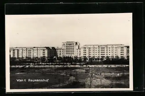 AK Wien, Blick auf den Reumannhof