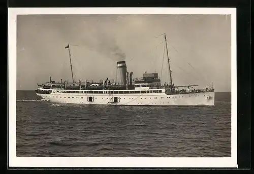 AK Passagierschiff Cobra des Hapag-Seebäderdienstes auf hoher See