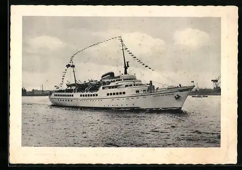AK Wappen von Hamburg in Flaggengala auf der Fahrt nach Helgoland
