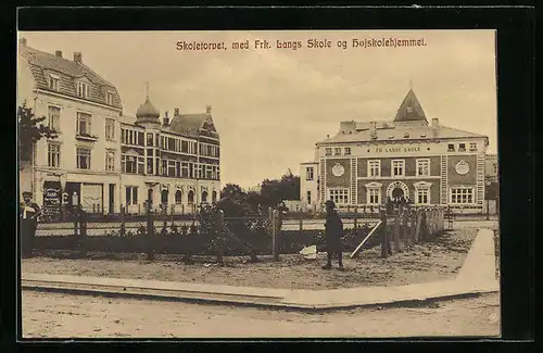 AK Silkeborg, Skoletorvet med Frk. Langs Skole og Hojskolehjemmet