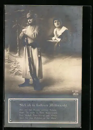 Foto-AK Soldat auf Wache denkt an seine Liebste