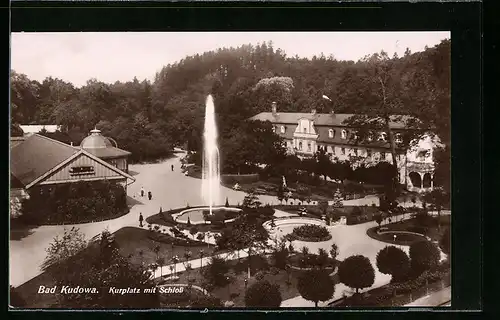 AK Bad Kudowa, Kurplatz mit Schloss