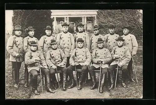 Foto-AK Gruppe von Jägern in Uniform