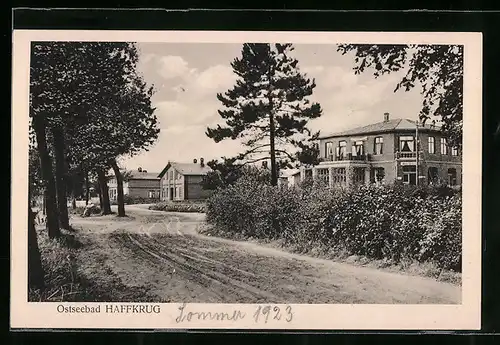 AK Haffkrug, Strassenpartie mit Blick auf Villa