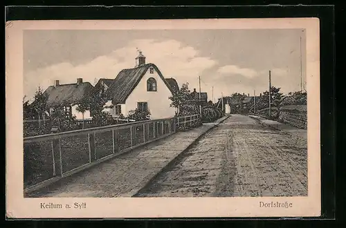 AK Keitum a. Sylt, Dorfstrasse mit Wohnhäusern