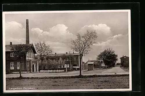 AK Hamburg-Langenhorn, Ortsansicht über die Wiese