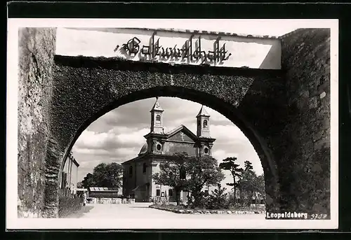 AK Wien-Leopoldsberg, Gastwirtschaft, Kirche