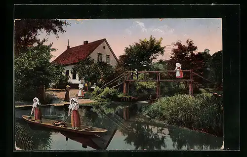 AK Brücke im Spreewald über einen Fluss mit Spreewaldkahn
