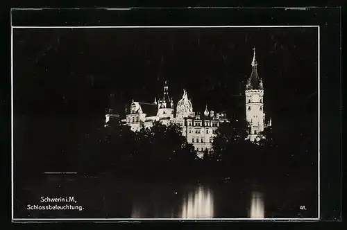 AK Schwerin i. M., Schloss mit Beleuchtung bei Nacht