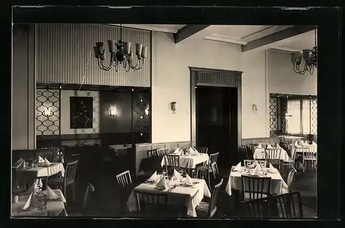 AK Halle /Saale, Konsum Hotel Rotes Ross, Gastraum