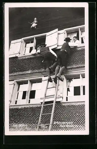 AK Bregenzerwald, Männer auf der Leiter besuchen Damen beim Fensterl`n, Erotik