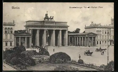AK Berlin, Brandenburger Tor mit Pariser Platz