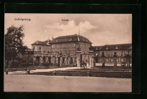 AK Ludwigsburg, am Schloss