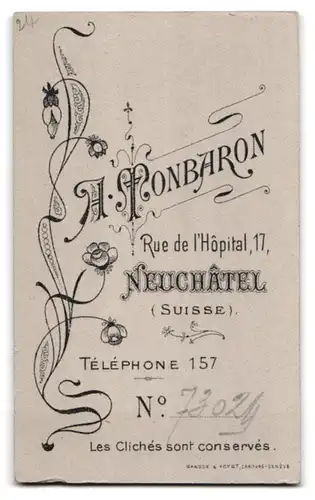 Fotografie A. Monbaron, Neuchatel, Rue de l`Hopital 17, bürgerliche Dame mit Haarkranz