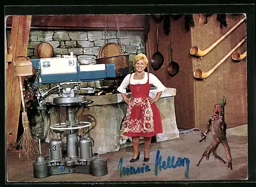 AK Musikerin Maria Hellwig im Dirndl