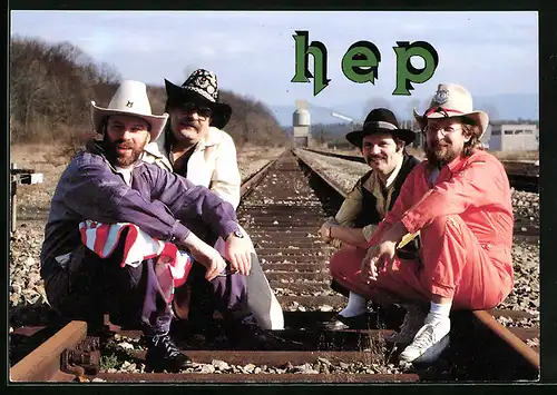 AK Musiker-Gruppe Hep sitzt auf den Bahngleisen